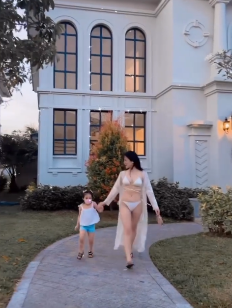 Diện mạo cuốn hút của Diệp Lâm Anh khi 'không thuộc về ai' - Hình 2 Dien mao cuon hut cua Diep Lam Anh khi 'khong thuoc ve ai'-Hinh-2