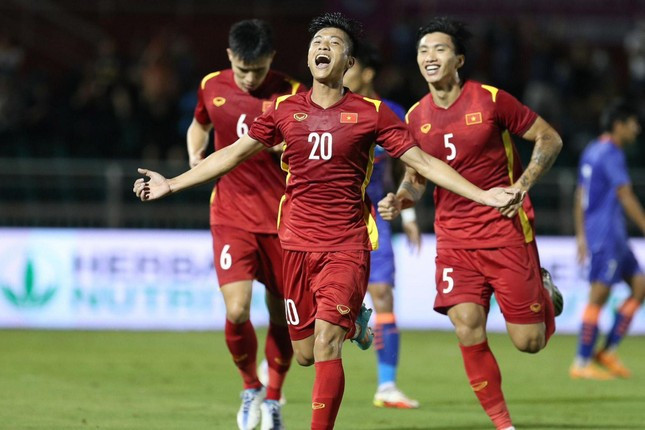 DT Viet Nam chinh phuc AFF Cup voi diem tua My Dinh