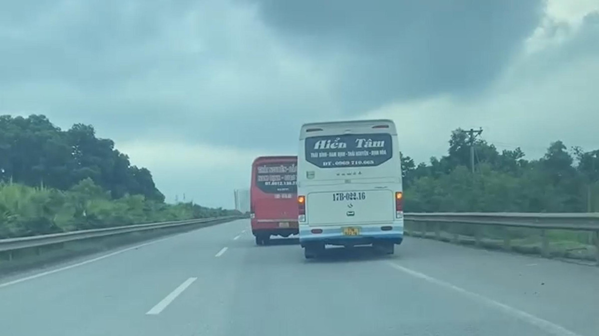 Hai xe khach danh vong, chen ep tren cao toc Ha Noi - Thai Nguyen-Hinh-2