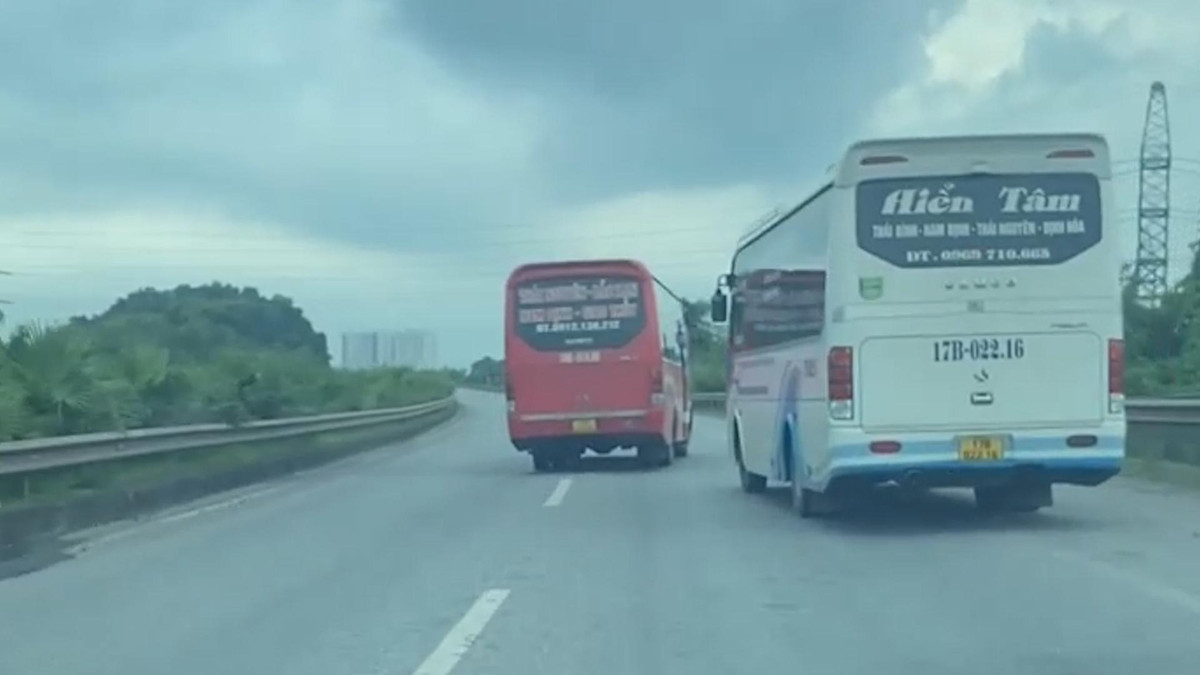 Hai xe khach danh vong, chen ep tren cao toc Ha Noi - Thai Nguyen