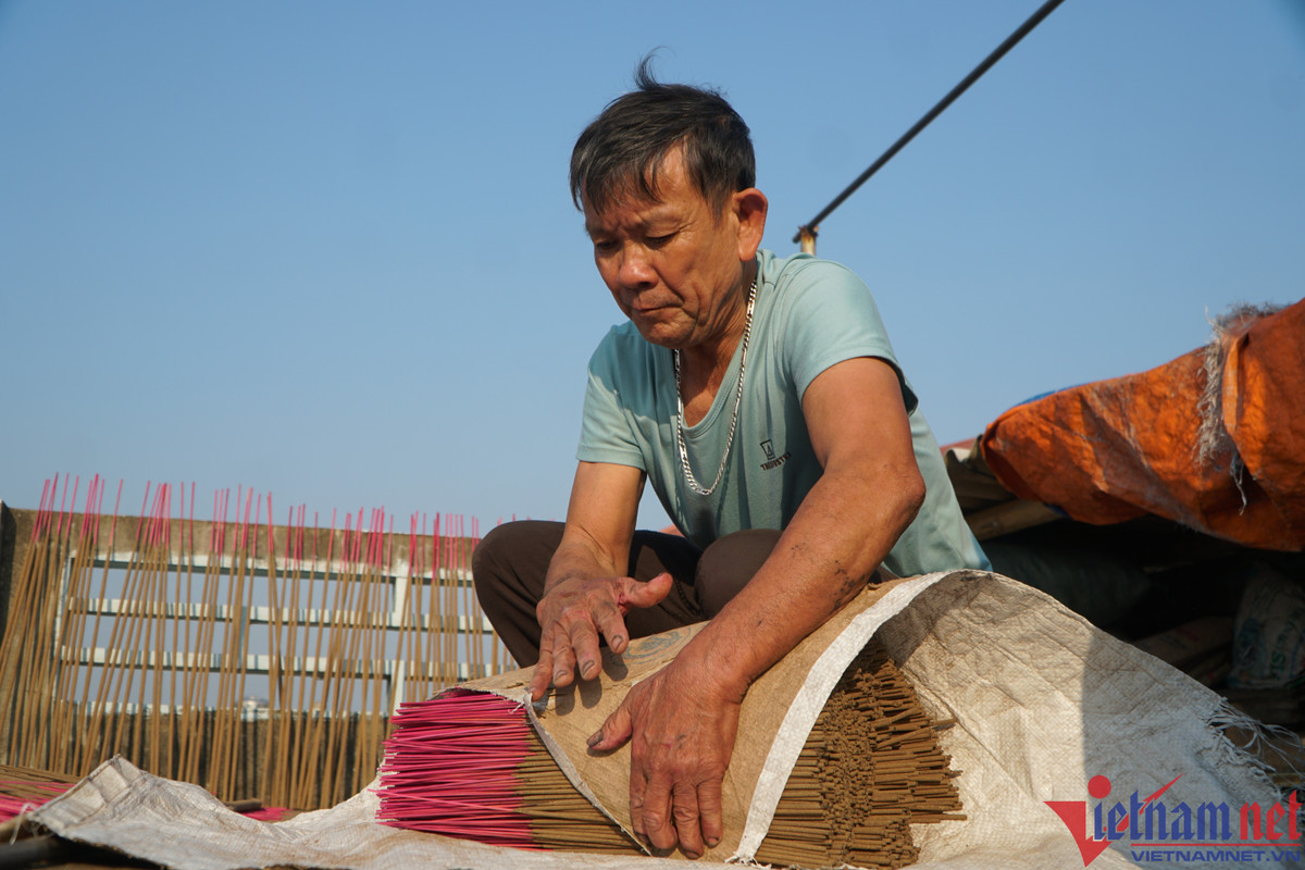 Làng hương 300 năm tuổi tất bật vào Tết Nguyên Đán - Hình 7 Lang huong 300 nam tuoi tat bat vao Tet Nguyen Dan-Hinh-7