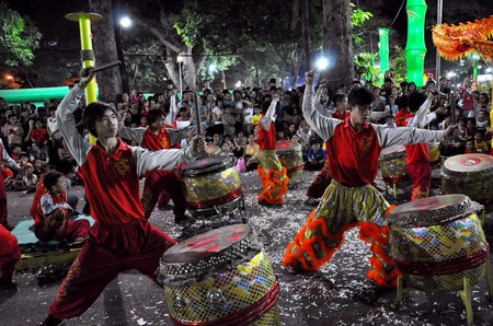 Khách Tây thích thú nói về tiếng Việt - Hình 3 Khach Tay thich thu noi ve tieng Viet-Hinh-3