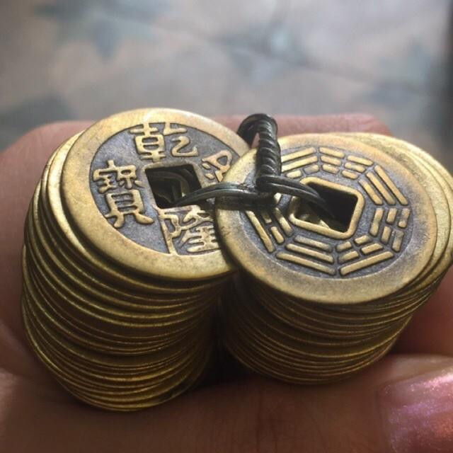 Nhung thu nen va khong nen dat duoi goi khi di ngu-Hinh-2