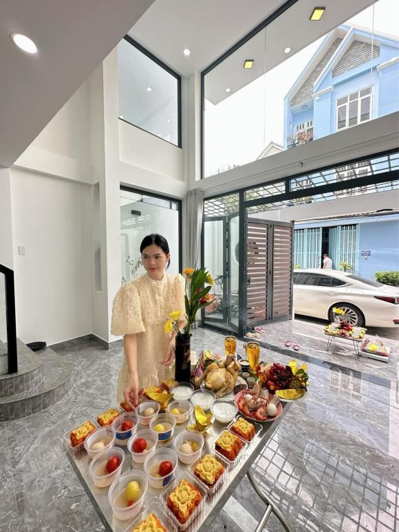 Dien vien Le Ngoc Trinh khoe nha moi dip cuoi nam-Hinh-3