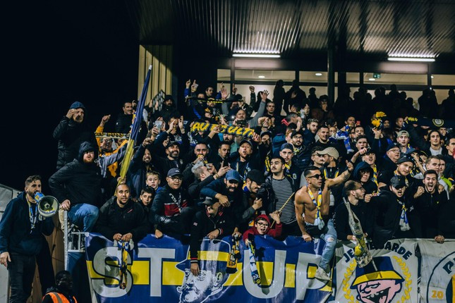 "Cháy vé" xem đội bóng của Quang Hải thi đấu ảnh 2