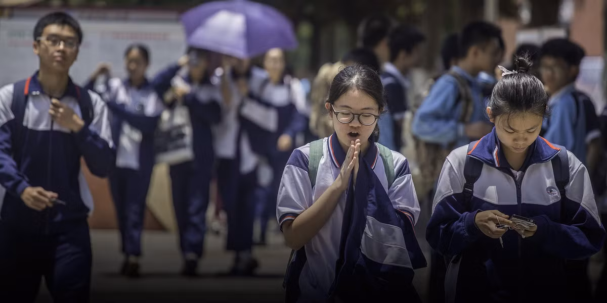 Thay giao Trung Quoc tum toc, danh hoc sinh ngu gat-Hinh-2