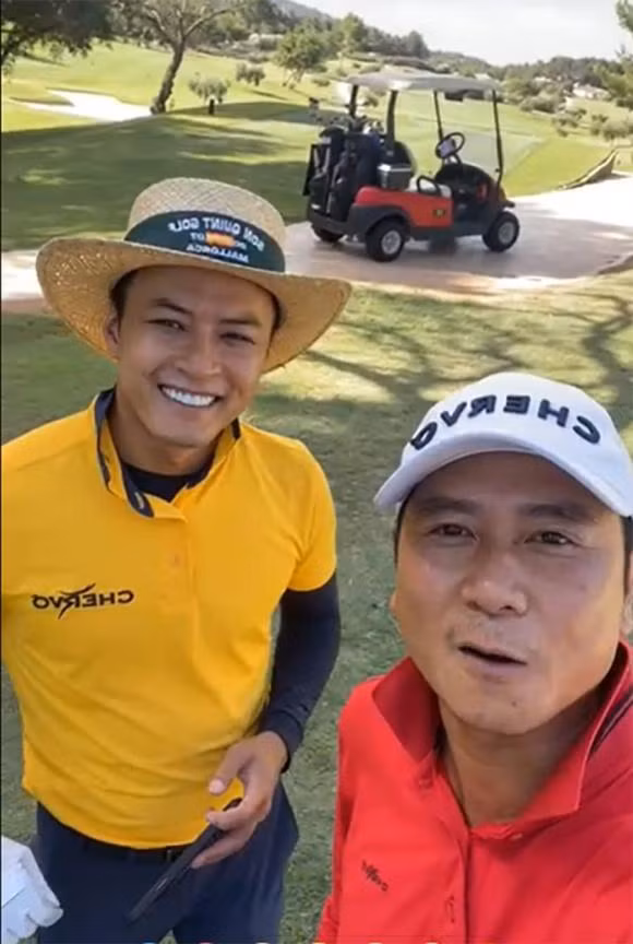 Diem chung cua Hong Dang va Ho Hoai Anh