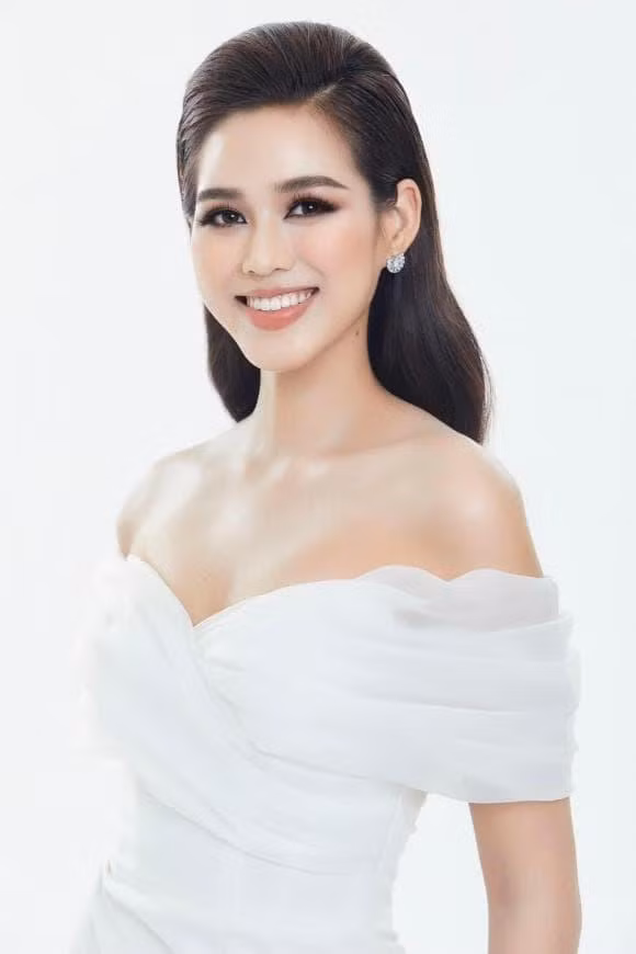 Dang chay show, Do Thi Ha phai voi 'cau cuu' ban vi lich thi