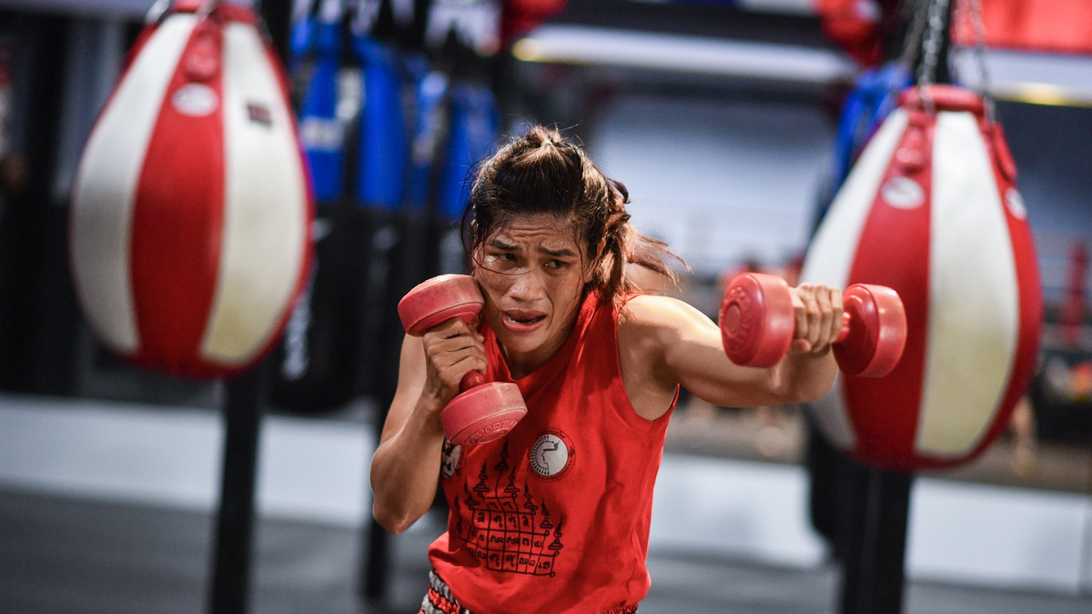 Nu vo si 'danh dam' 6 gio moi ngay de dau giai vo thuat-Hinh-7