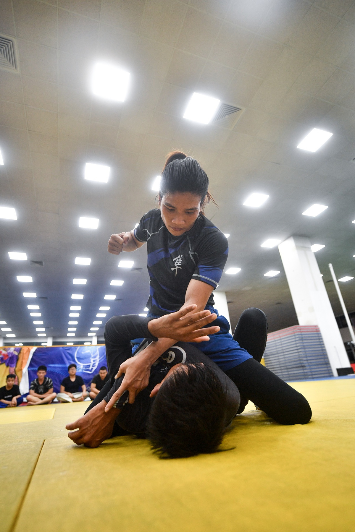 Nu vo si 'danh dam' 6 gio moi ngay de dau giai vo thuat-Hinh-2