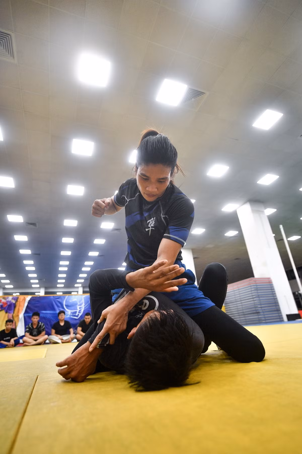 Nu vo si 'danh dam' 6 gio moi ngay de dau giai vo thuat-Hinh-2