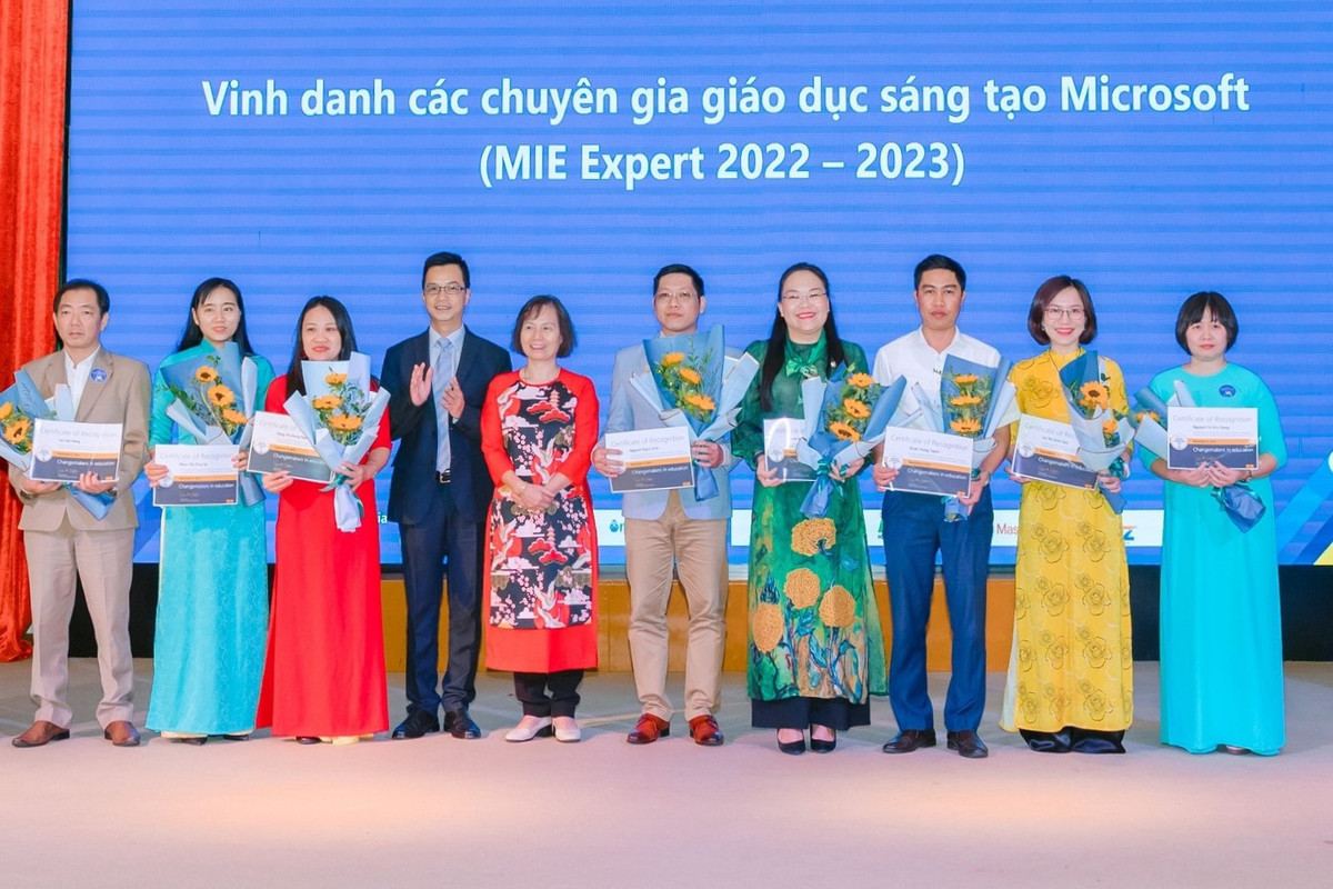 Cô hiệu trưởng trường huyện 3 năm liền được Microsoft toàn cầu vinh danh - Hình 3 Co hieu truong truong huyen 3 nam lien duoc Microsoft toan cau vinh danh-Hinh-3