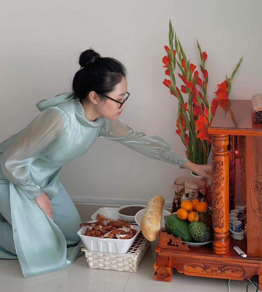 Phương Mỹ Chi ngày càng chuộng đồ xuyên thấu, đụng hàng Ngọc Trinh - Hình 3 Phuong My Chi ngay cang chuong do xuyen thau, dung hang Ngoc Trinh-Hinh-3