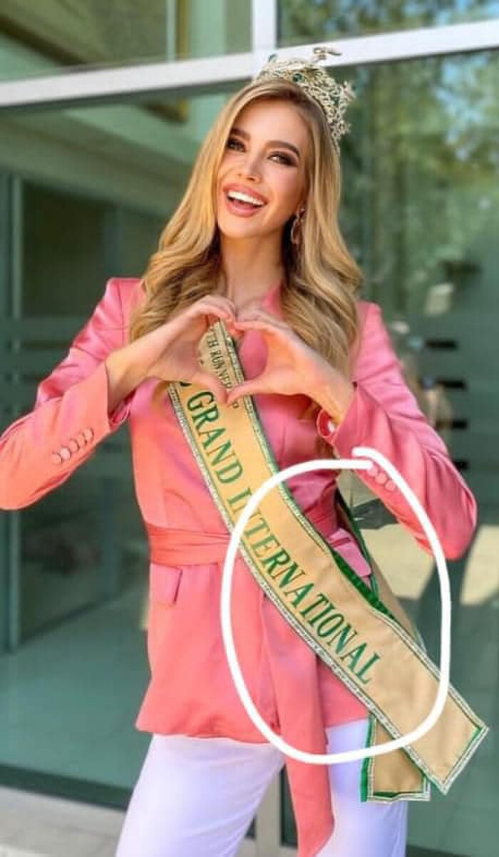 Vat pham tai Miss Grand International 'tan tac' sau chua day 1 thang-Hinh-7