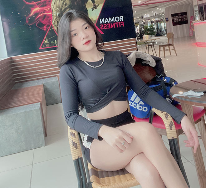 Hot girl phòng Gym nâng tạ 300kg, khao khát nâng vòng ba - Hình 9 Hot girl phong Gym nang ta 300kg, khao khat nang vong ba-Hinh-9