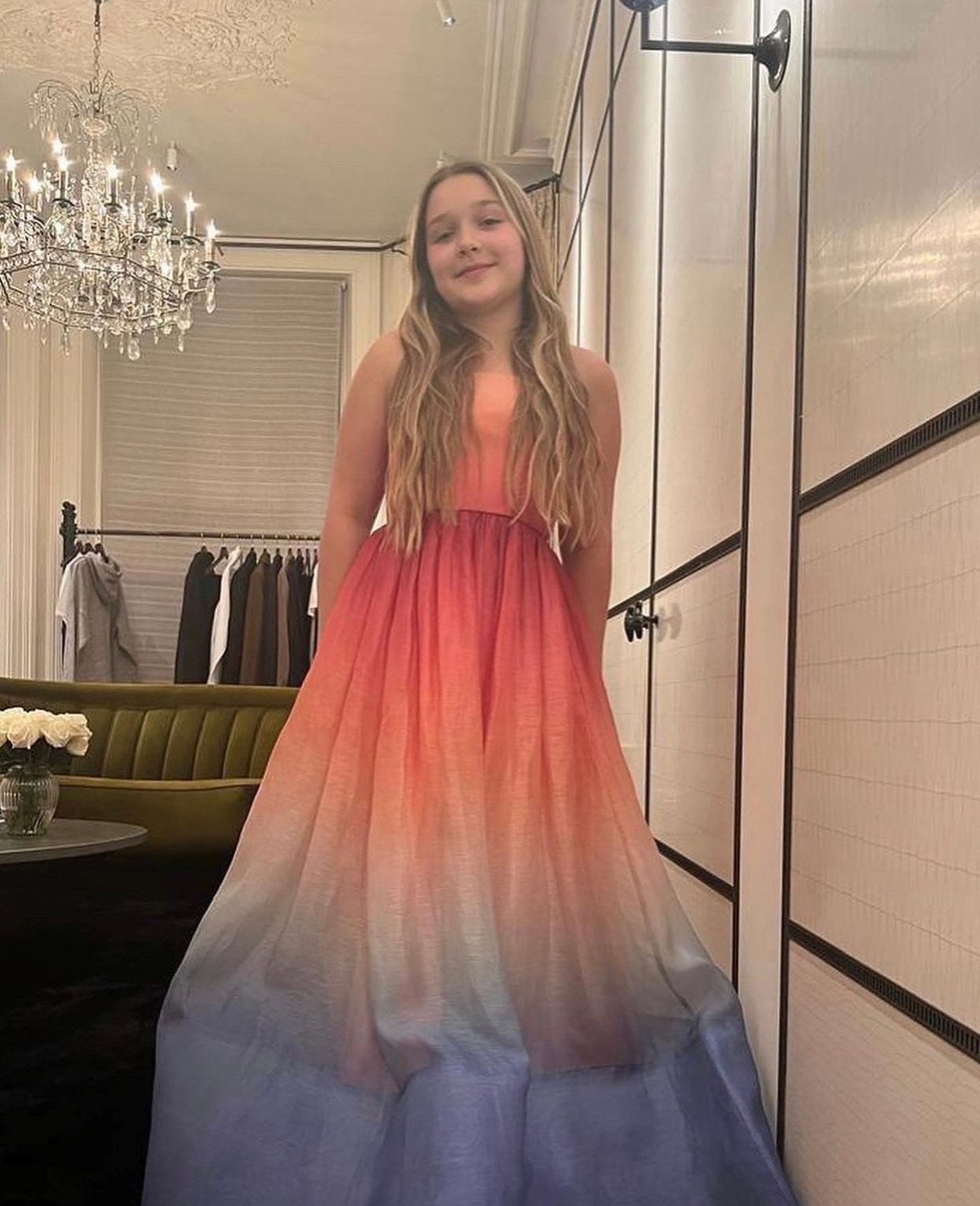 Dù mới 11 tuổi, công chúa nhỏ nhà Beckham đã sớm bộc lộ tài năng thời trang. Có thể tin tưởng Harper sẽ trở thành một trong những biểu tượng thời trang của thế giới.