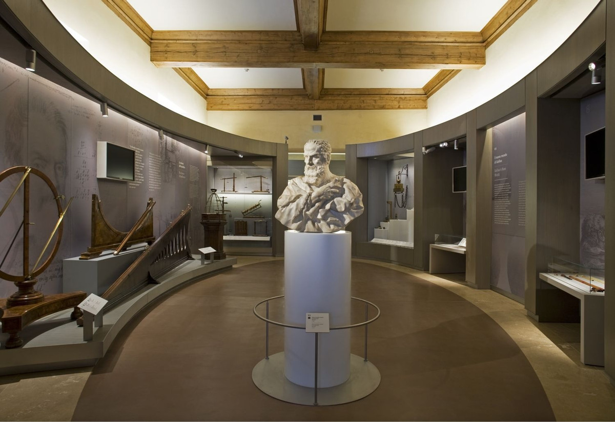 Sau hàng trăm năm lưu lạc, cuối cùng, phần cơ thể của nhà thiên văn lừng danh người Italy được đưa về Bảo tàng Lịch sử Khoa học Florence, nơi từ đó được đổi tên thành Bảo tàng Galileo. Ảnh: Madeoftuscany.