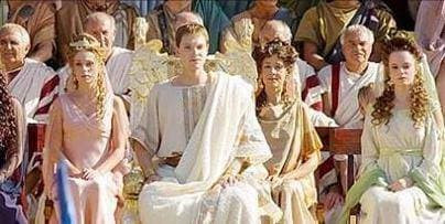 Nu hoang hai mat cua La Ma co dai