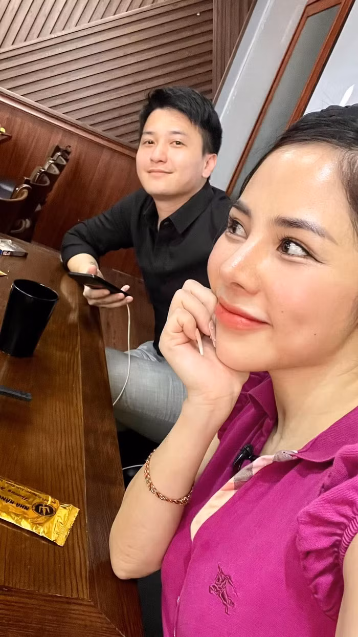 Dang yen dang lanh, ban gai Huynh Anh dang tai tam trang-Hinh-3