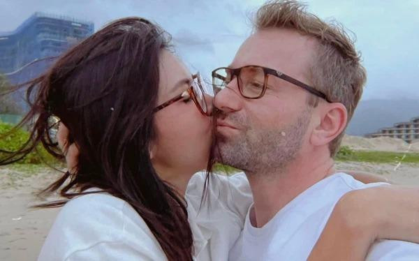 Lý do Minh Tú chưa kết hôn hóa ra nằm ở bạn trai Tây? - Hình 3 Ly do Minh Tu chua ket hon hoa ra nam o ban trai Tay?-Hinh-3