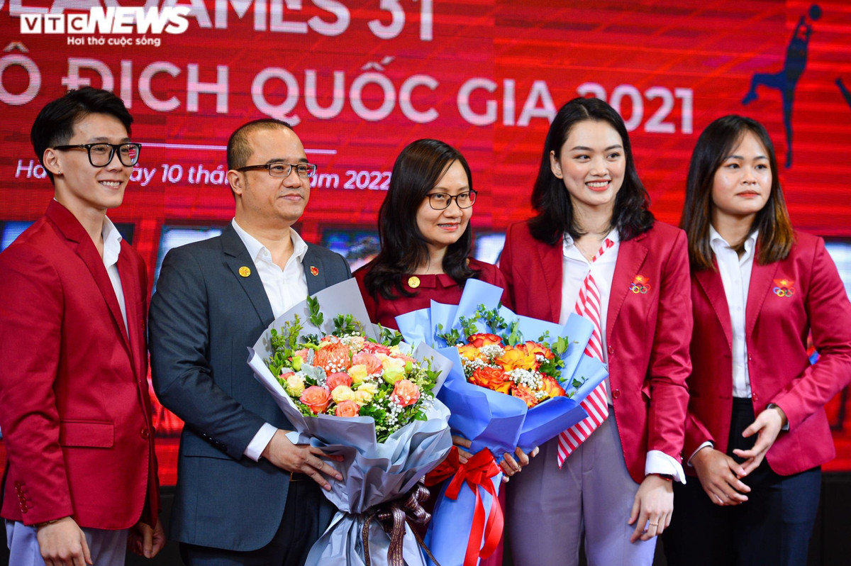 Việc học tại Viện Quản trị Kinh doanh mở ra cho Thu Hoài một cánh cổng mới ngoài thể thao. Bên cạnh sự nghiệp thể thao toả sáng, chương trình đào tạo đại học ngành Quản trị kinh doanh sẽ mang đến cho các VĐV nền tảng kiến thức, kỹ năng, bài học thực tiễn trong lĩnh vực quản trị doanh nghiệp và kinh doanh thể thao, mở rộng cơ hội phát triển sự nghiệp.