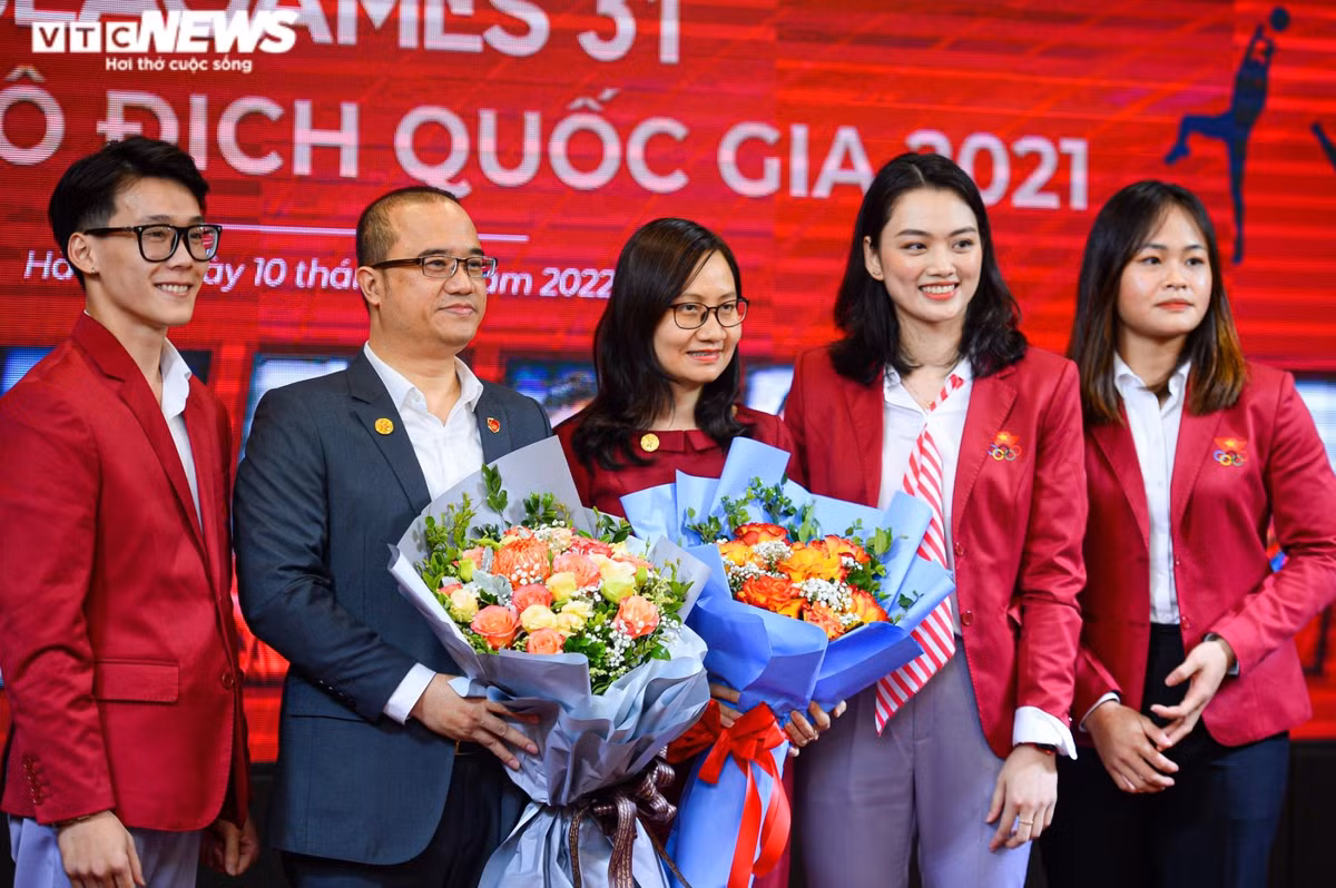 Việc học tại Viện Quản trị Kinh doanh mở ra cho Thu Hoài một cánh cổng mới ngoài thể thao. Bên cạnh sự nghiệp thể thao toả sáng, chương trình đào tạo đại học ngành Quản trị kinh doanh sẽ mang đến cho các VĐV nền tảng kiến thức, kỹ năng, bài học thực tiễn trong lĩnh vực quản trị doanh nghiệp và kinh doanh thể thao, mở rộng cơ hội phát triển sự nghiệp.