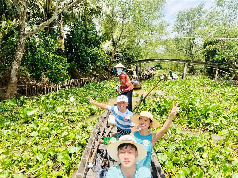 Moi quan he giua chong Jennifer Pham va con rieng hoa hau-Hinh-4