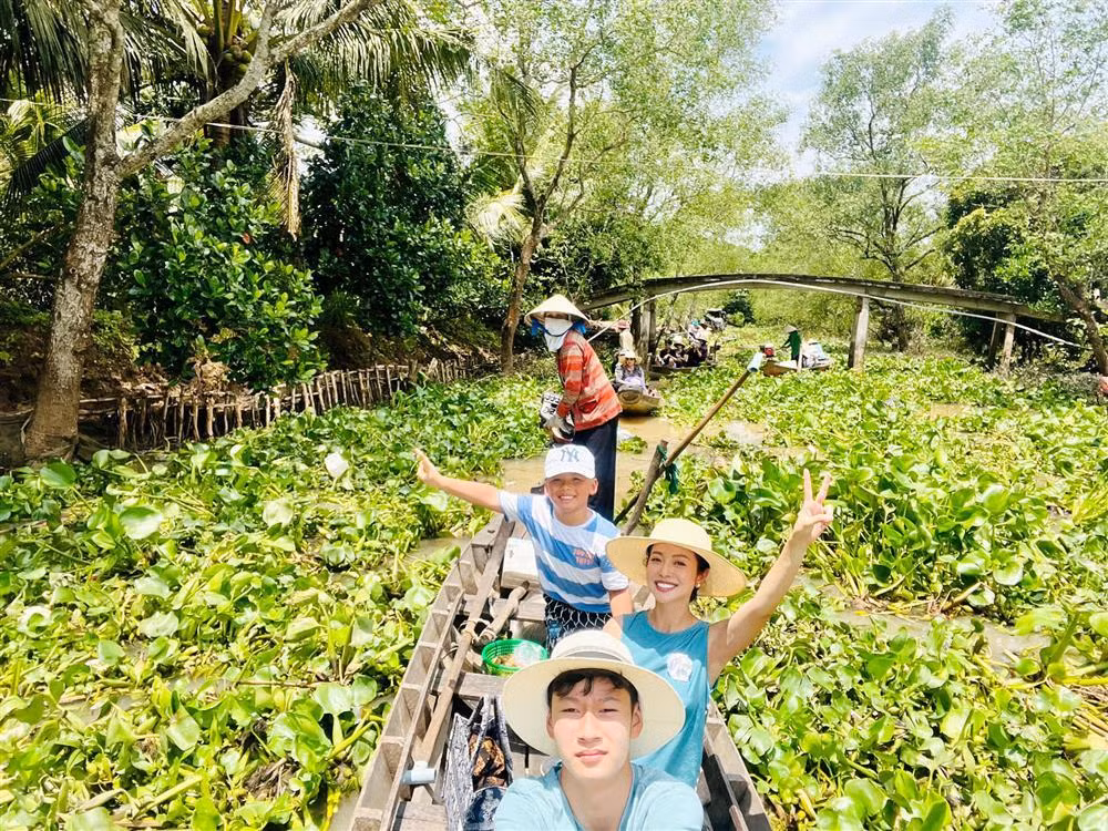 Moi quan he giua chong Jennifer Pham va con rieng hoa hau-Hinh-4