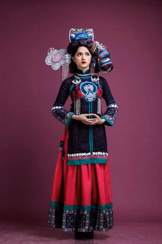 HHen Niê đẹp xuất sắc, Hòa Minzy phối đồ lạ mắt - Hình 14 HHen Nie dep xuat sac, Hoa Minzy phoi do la mat-Hinh-14