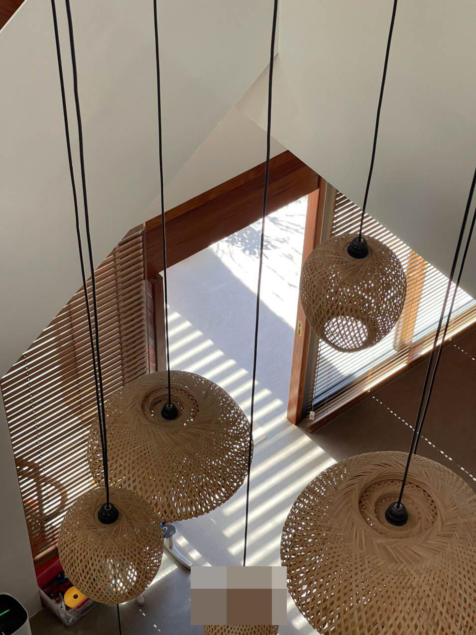 Chủ nhà là người thích sự đơn giản, tối giản, nội thất không quá cầu kỳ hay sang trọng, chỉ cần ấm áp, gần gũi.