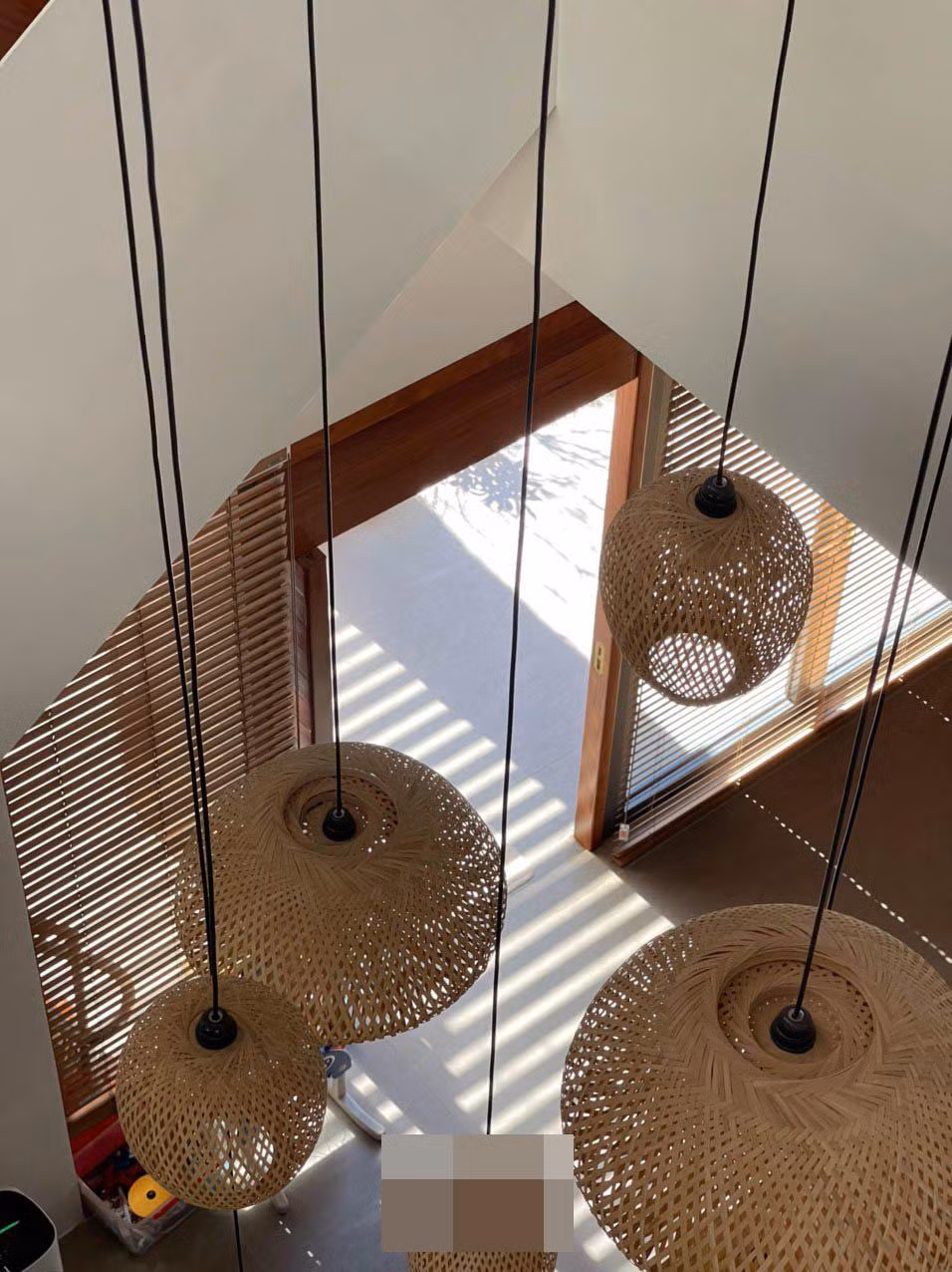 Chủ nhà là người thích sự đơn giản, tối giản, nội thất không quá cầu kỳ hay sang trọng, chỉ cần ấm áp, gần gũi.