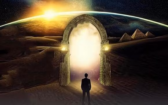 Ngoài ra, người ta cũng đưa ra nhiều giả thuyết có thể gọi là “mở não”, chẳng hạn có người cho rằng sở dĩ có những điều chưa từng thấy trong mơ là do giấc mơ có mối liên hệ với một vũ trụ song song.