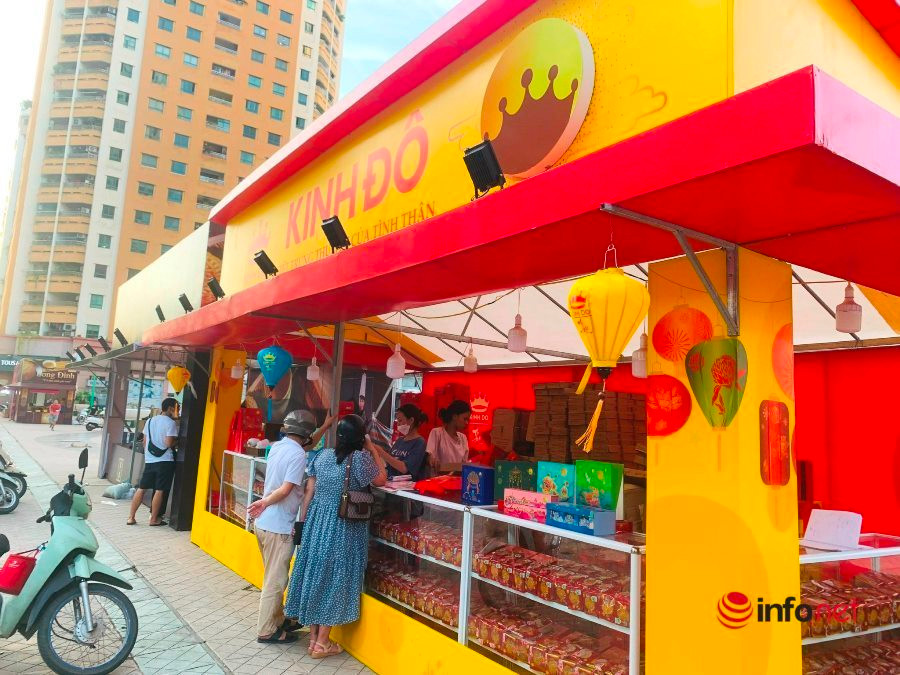 Banh trung thu tang gia nhe, khach mua som, nhieu loai het hang-Hinh-2