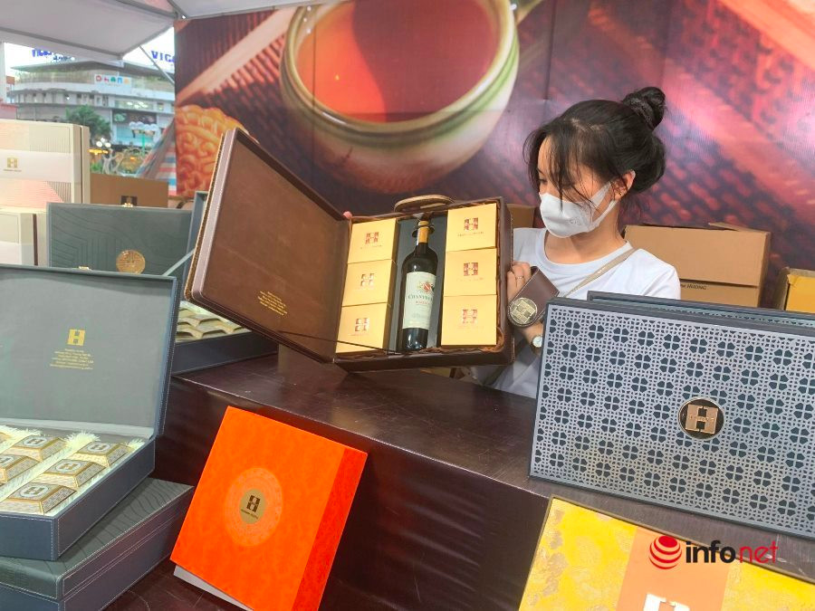 Banh trung thu tang gia nhe, khach mua som, nhieu loai het hang-Hinh-5