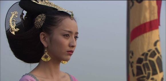 De duoc hoang de sung ai, Trieu Phi Yen nhet thu nay vao nguoi-Hinh-2