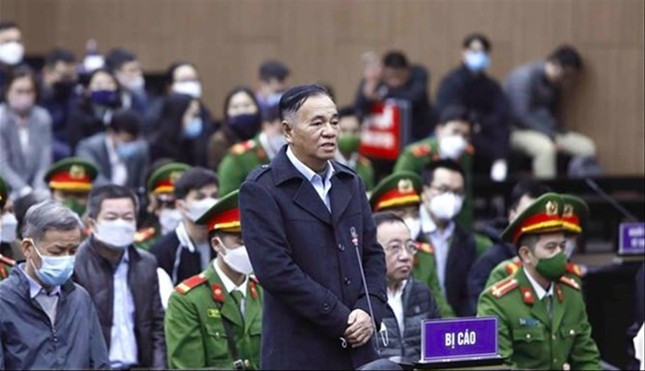 Cuu Bi thu Dong Nai khai 6 lan nhan hoi lo