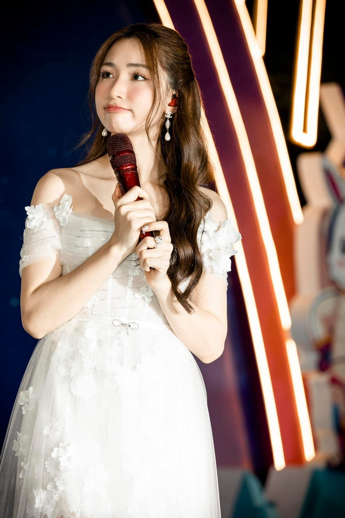 Cho hon 1 tieng ruoi de duoc hat, Hoa Minzy chia se ghi diem