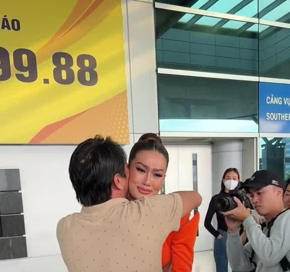 Những chuyện có 1-0-2 của Thiên Ân và các người đẹp thi nhan sắc - Hình 3 Nhung chuyen co 1-0-2 cua Thien An va cac nguoi dep thi nhan sac-Hinh-3