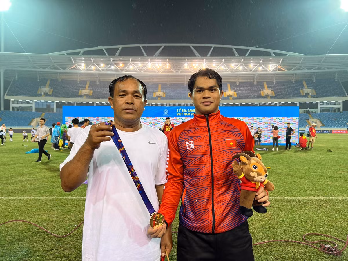 Cha cua Dung Quang Nho: 