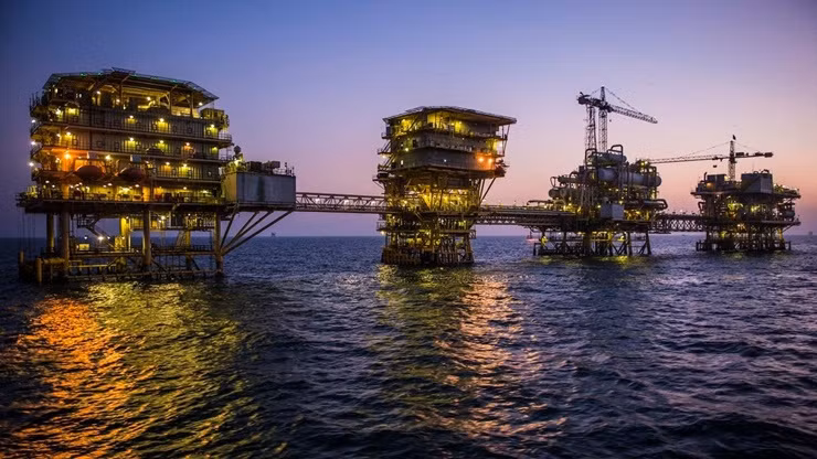 Sau đại dịch Covid-19 nhu cầu về dầu tăng cao, thêm vào đó, căng thẳng giữa Nga - Ukraine khiến cho giá dầu luôn ở mức trên 100 USD/thùng.