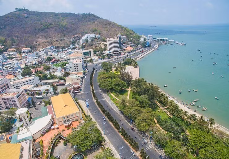 Dầu mỏ và khí đốt ở vùng biển Bà Rịa - Vũng Tàu phân bổ chủ yếu tại bể Cửu Long và bể Nam Côn Sơn.