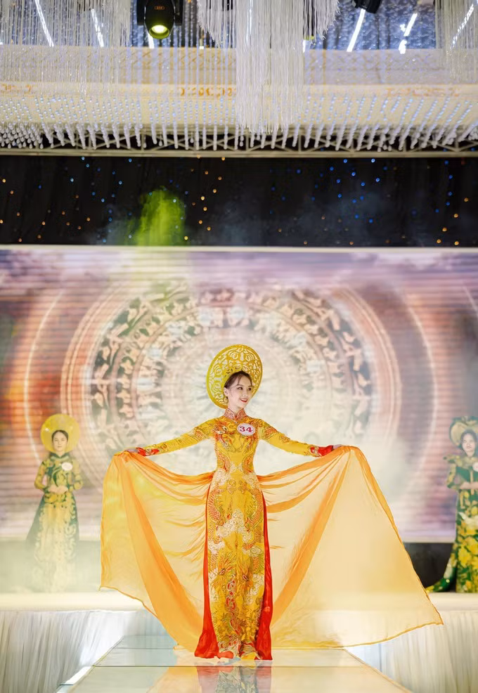 Nu sinh tai sac ven toan cua truong DH Y Duoc - DH Thai Nguyen-Hinh-7