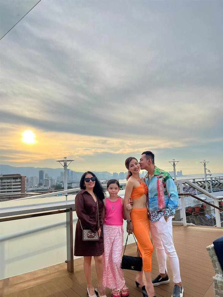 Ly Binh dap tra loi mia mai 