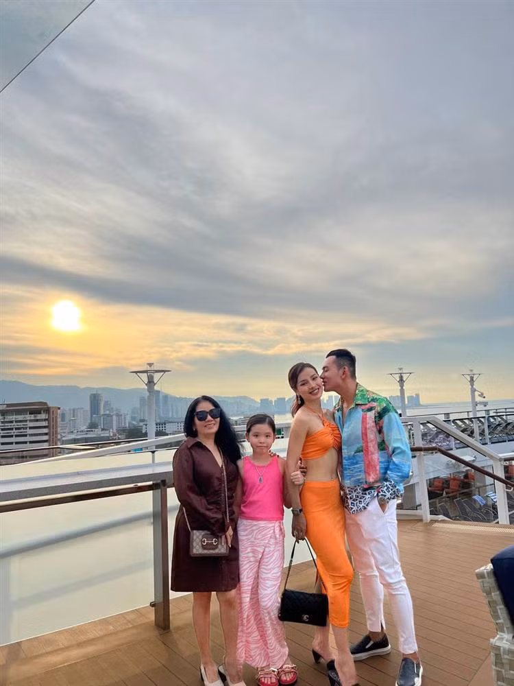 Ly Binh dap tra loi mia mai 