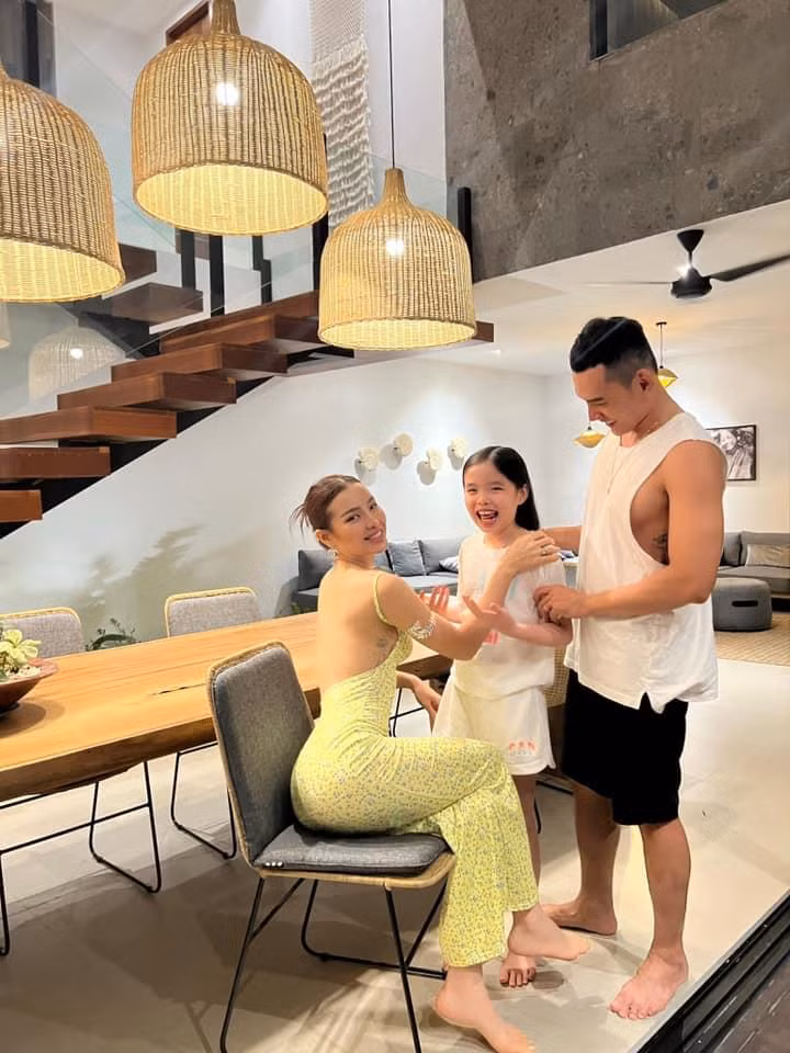 Ly Binh dap tra loi mia mai 