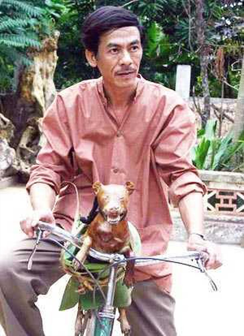 Cuoc song cua dao dien 'Ma lang' gio ra sao?-Hinh-8