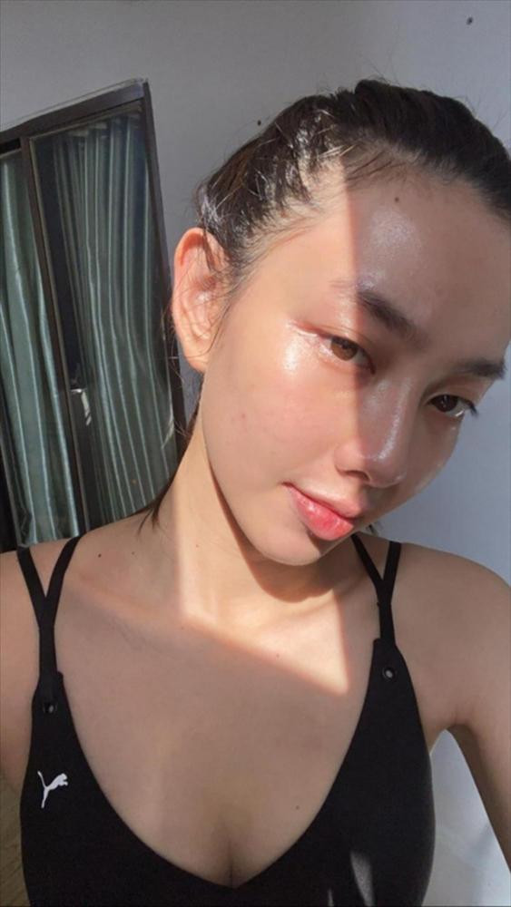 Thùy Tiên mặt mộc ra ngoài, đến người thân cũng nhận không ra - Hình 12 Thuy Tien mat moc ra ngoai, den nguoi than cung nhan khong ra-Hinh-12