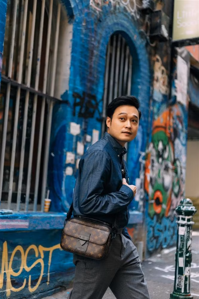 Quang Vinh cho rằng: "Chúng ta không có gì để đánh mất, nhưng có cả một thế giới để ngắm nhìn".