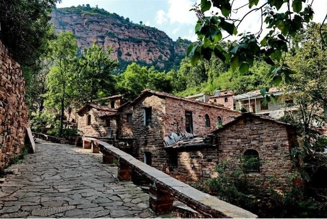 Ngôi làng kỳ lạ với 90% cư dân có cùng một họ - Hình 2 Ngoi lang ky la voi 90% cu dan co cung mot ho-Hinh-2