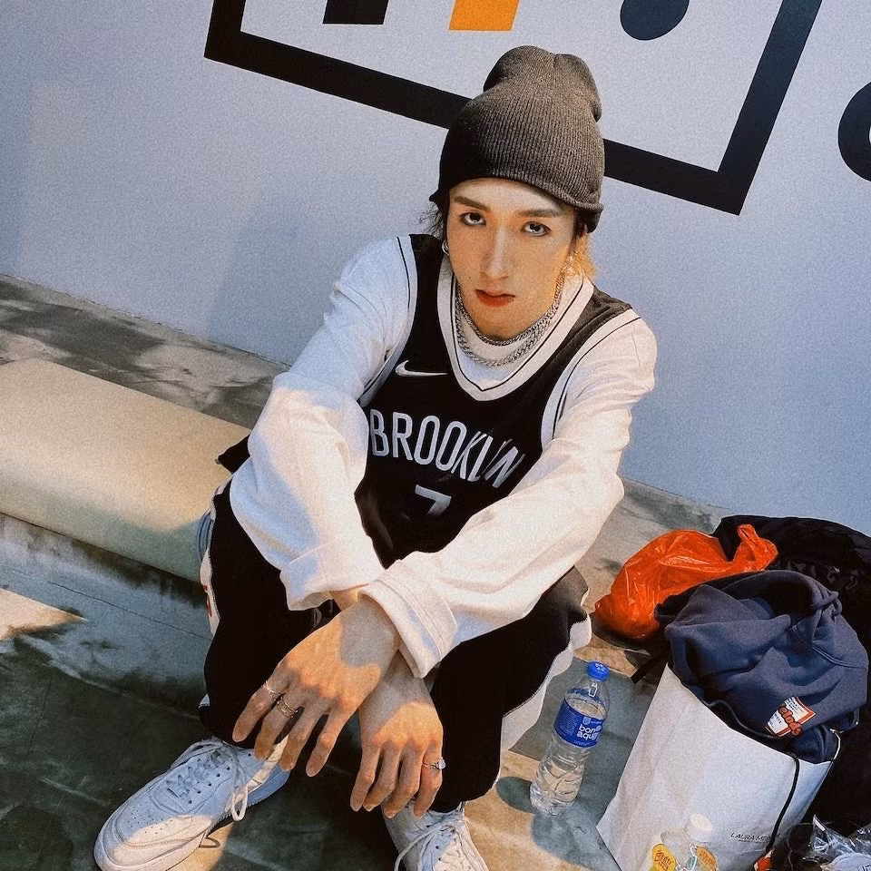 Bi kich vu cong bi man hinh LED 600 kg roi trung nguoi